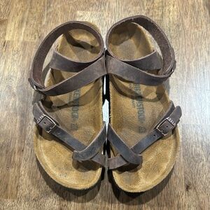 Like New, Worn Twice. Birkenstock Yara sandals.